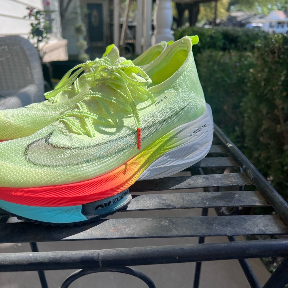 Nike Alphafly - Picture 2 of 4